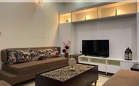 3 Bedroom Furnished Holiday Home Near Valencia Town, Lake City & Ring Road